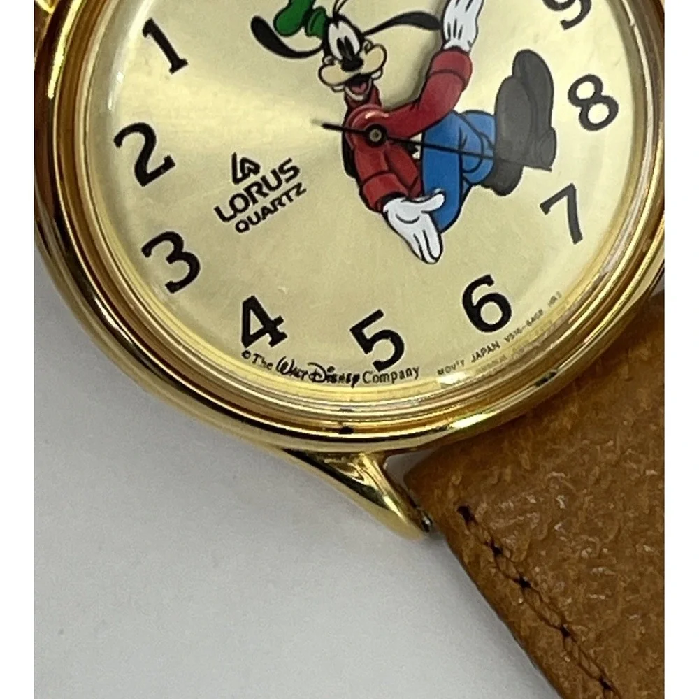 Lorus V516-6A00 Backwards Disney Goofy Leather Quartz Analog Watch Needs Battery